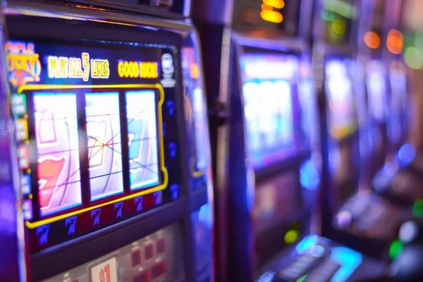 libratogel Caribbean Stud Poker live-dealer studio with multi-camera view and real dealer